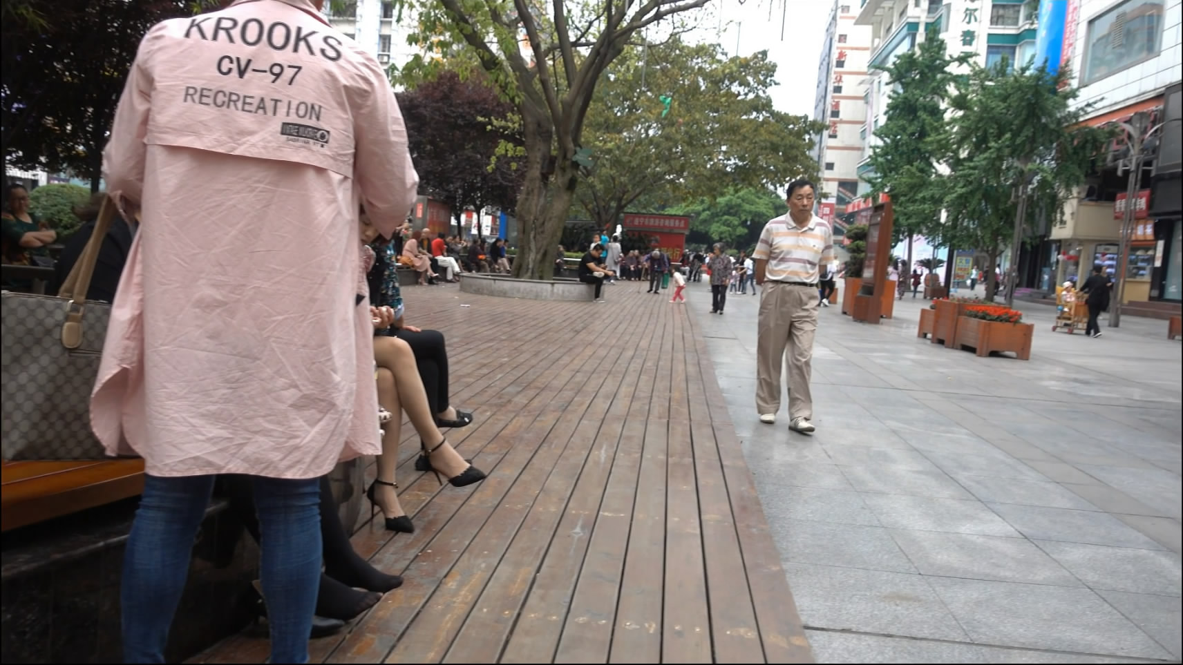 streetsnapnylon[00 00 49][20181205 225055 2]